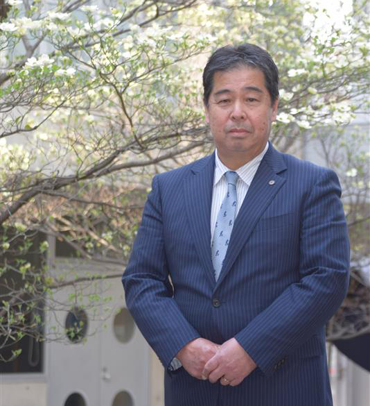 校長 平尾 克英